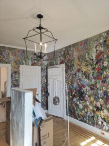 Floral wallpaper in a dining room